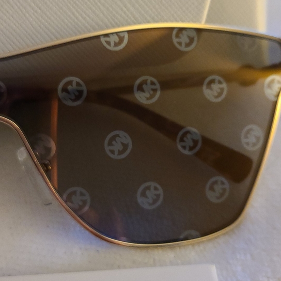 NWT Michael Kors Logo mirrored Cat Eye Sunglasses - Picture 2 of 2